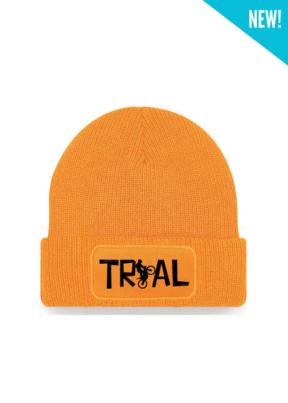 Beanie mit Patch in Orange