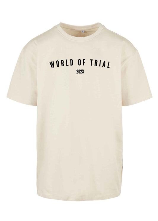 Oversize T-Shirt in Farbe Sand mit World of Trial Schriftzug 2023