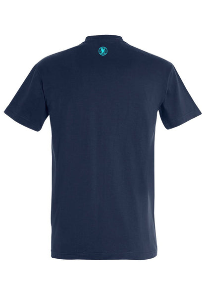 Rückansicht navy Shirt mit World of Trial Kugel in Mint im Nacken