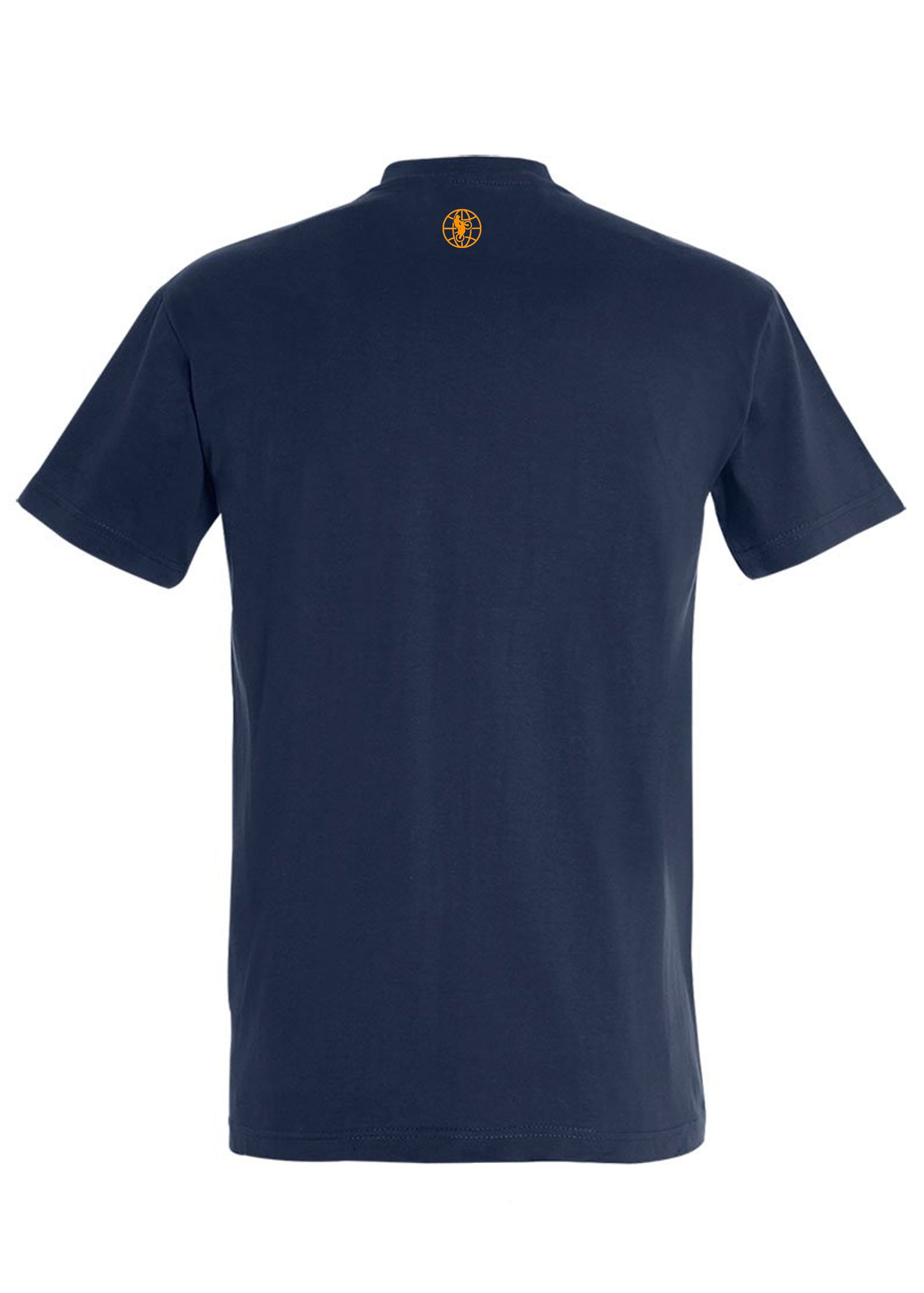Rückansicht navy Shirt mit World of Trial Kugel in Orange im Nacken